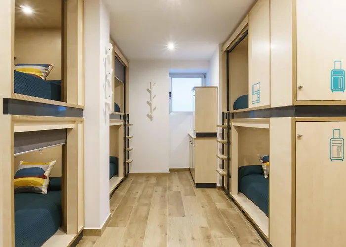 Take Surf Conil Хостел Коніль-де-ла-Фронтера